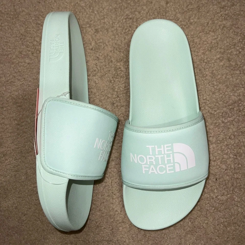 North Face Slides - Picture 3 of 8